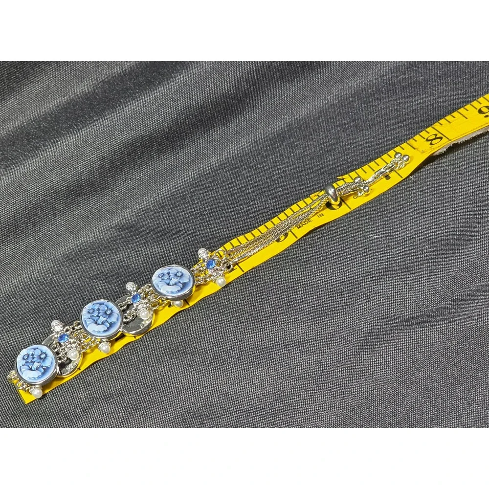 Blue Floral Cameo Bolo Bracelet Silvertone Adjustable Pearl‎ Crystal Accents